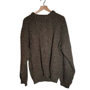 VINTAGE ETCHINGS wool blend cable knit fisherman’s crewneck in chocolate brown L